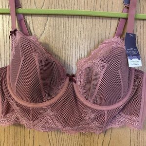 NWT Cacique bra/panty set. 42c/22/24